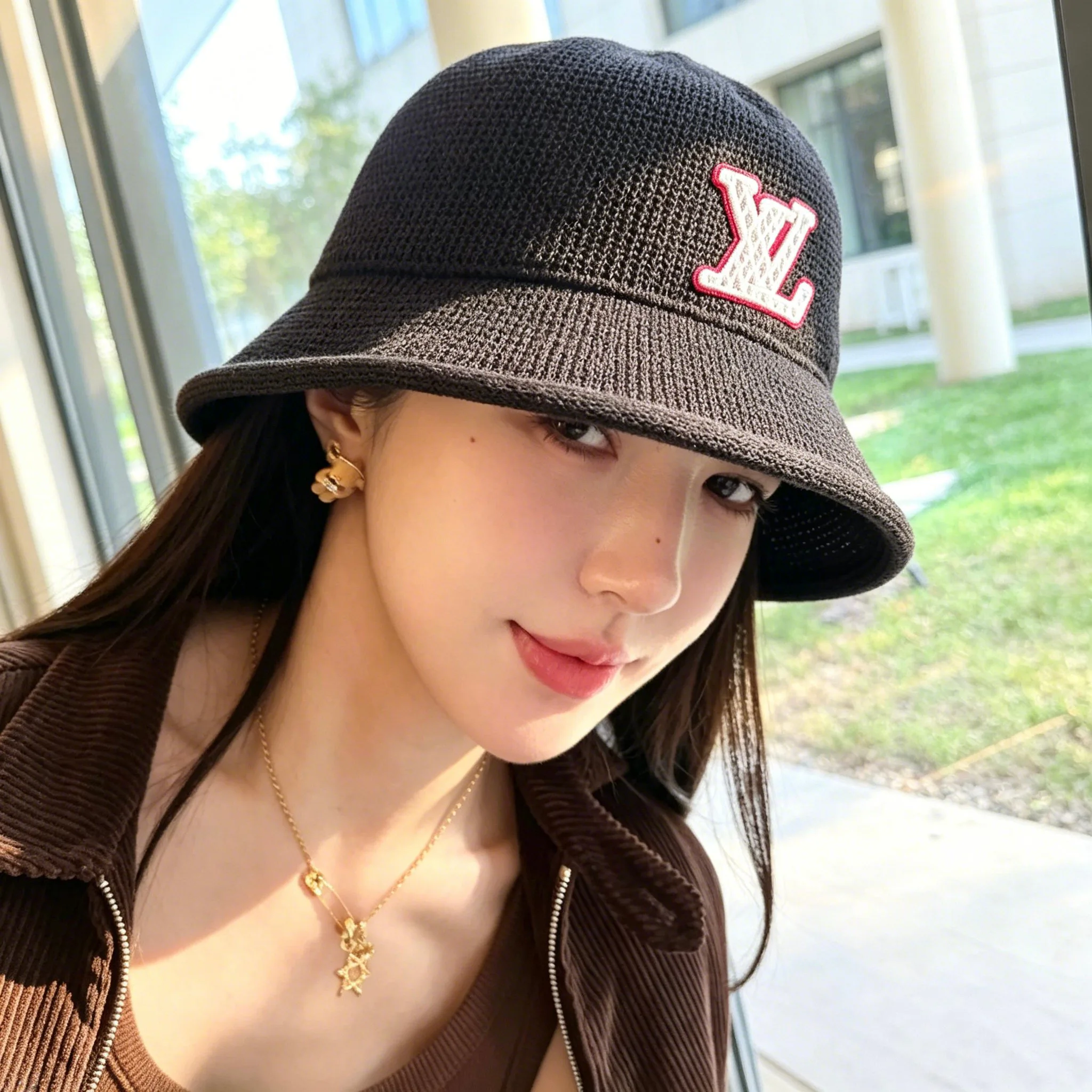 Головные Уборы Louis Vuitton 17498310