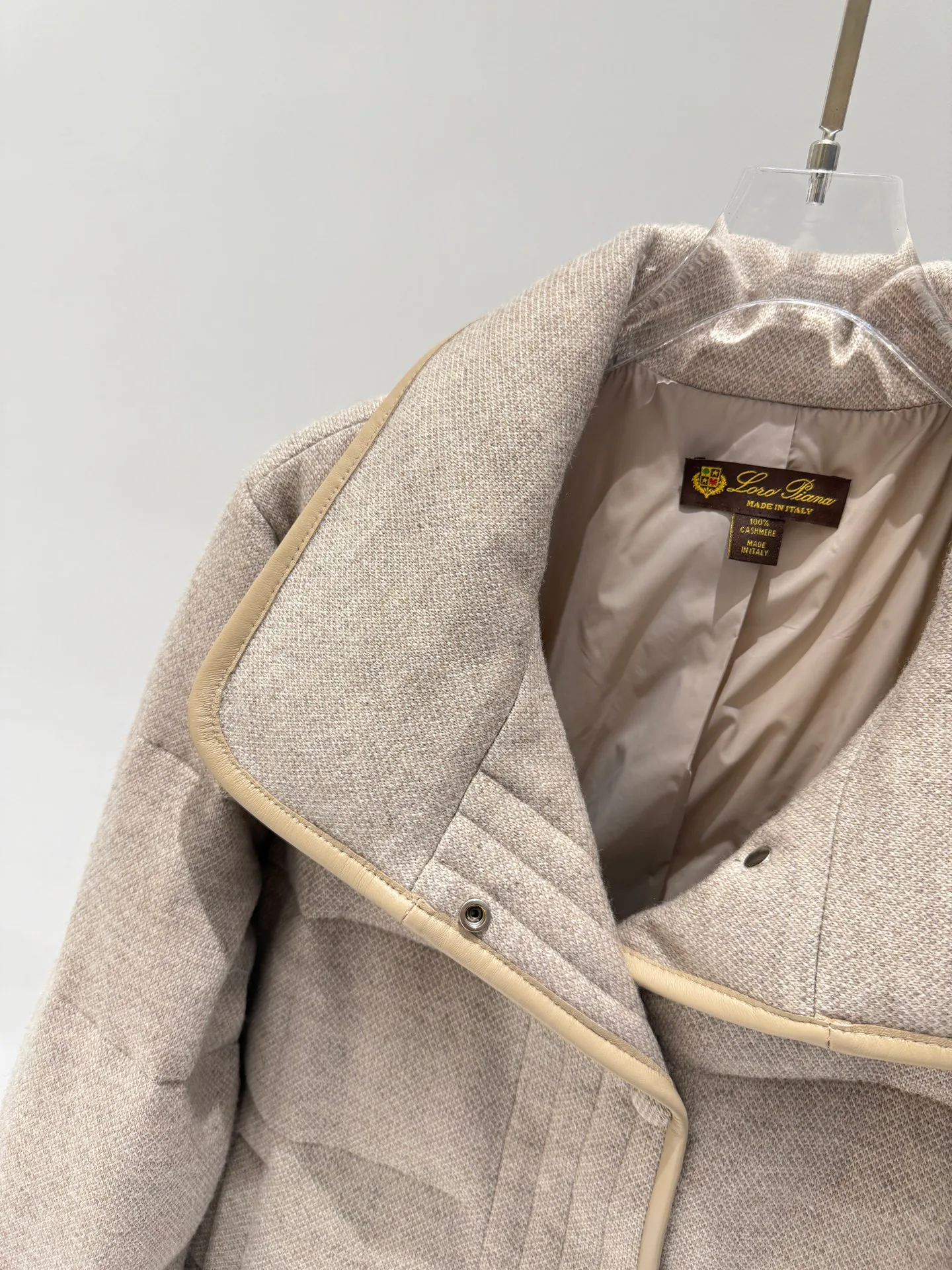 Куртки И Пуховики Женские Loro Piana 18699889