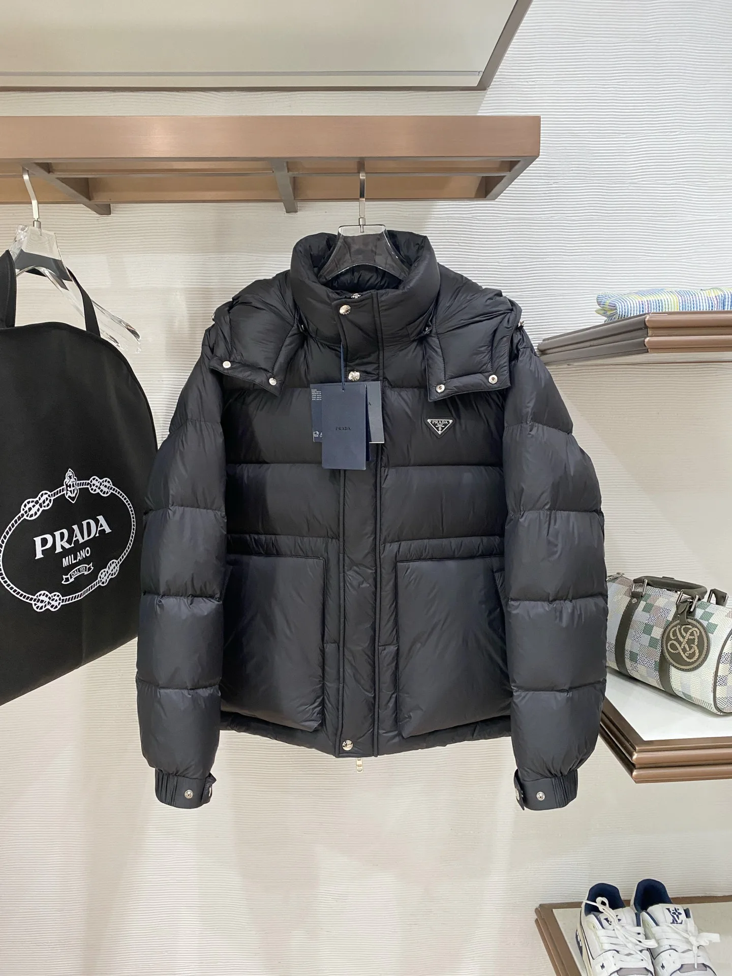 Куртки И Пуховики Мужские Prada 17930654