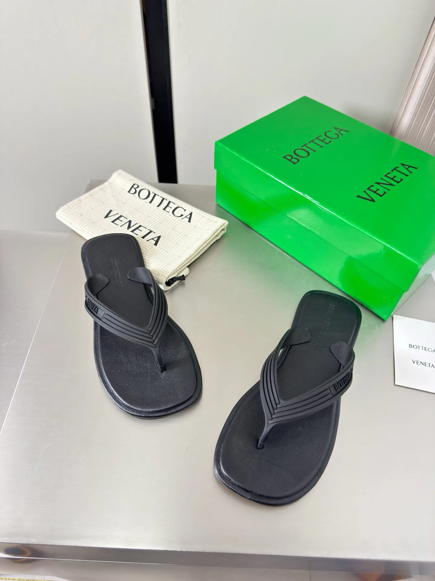 Шлепанцы Женские Bottega Veneta 17722625
