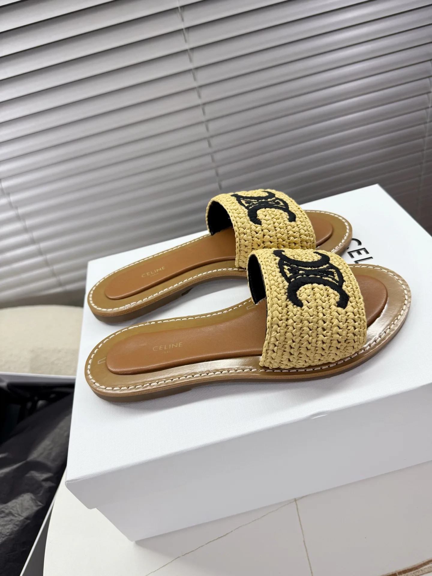 Шлепанцы Женские Celine 11658955