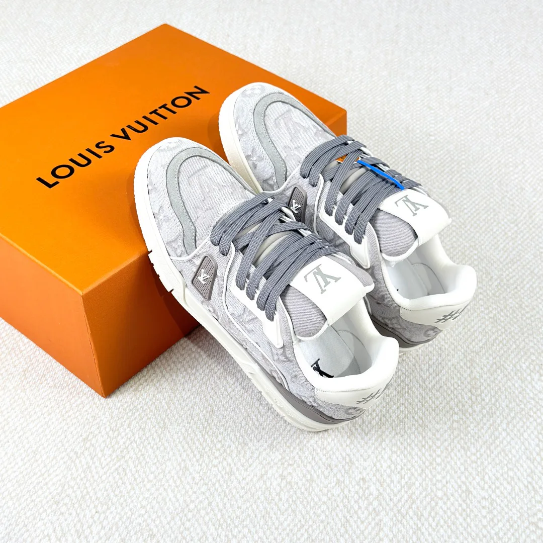 Кроссовки Женские Louis Vuitton 18892438