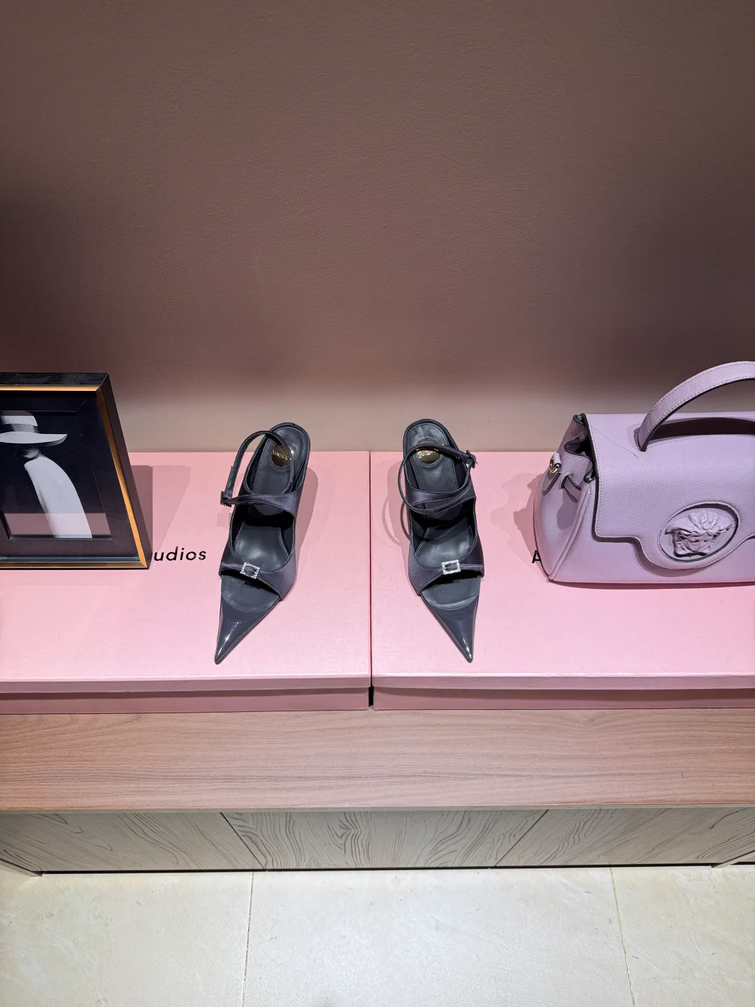 Босоножки Женские Saint Laurent 5737620