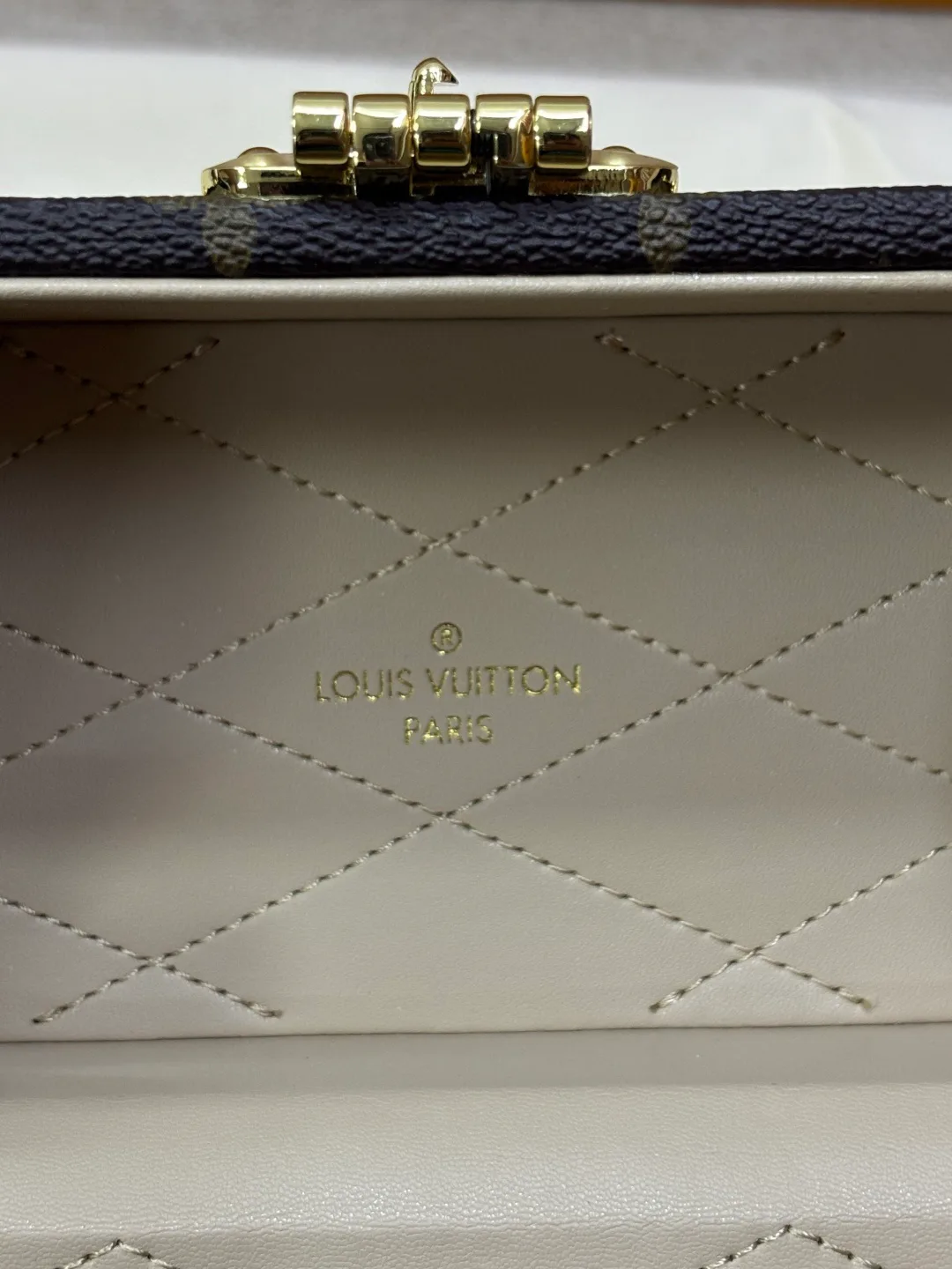 Чемоданы Louis Vuitton 15055982