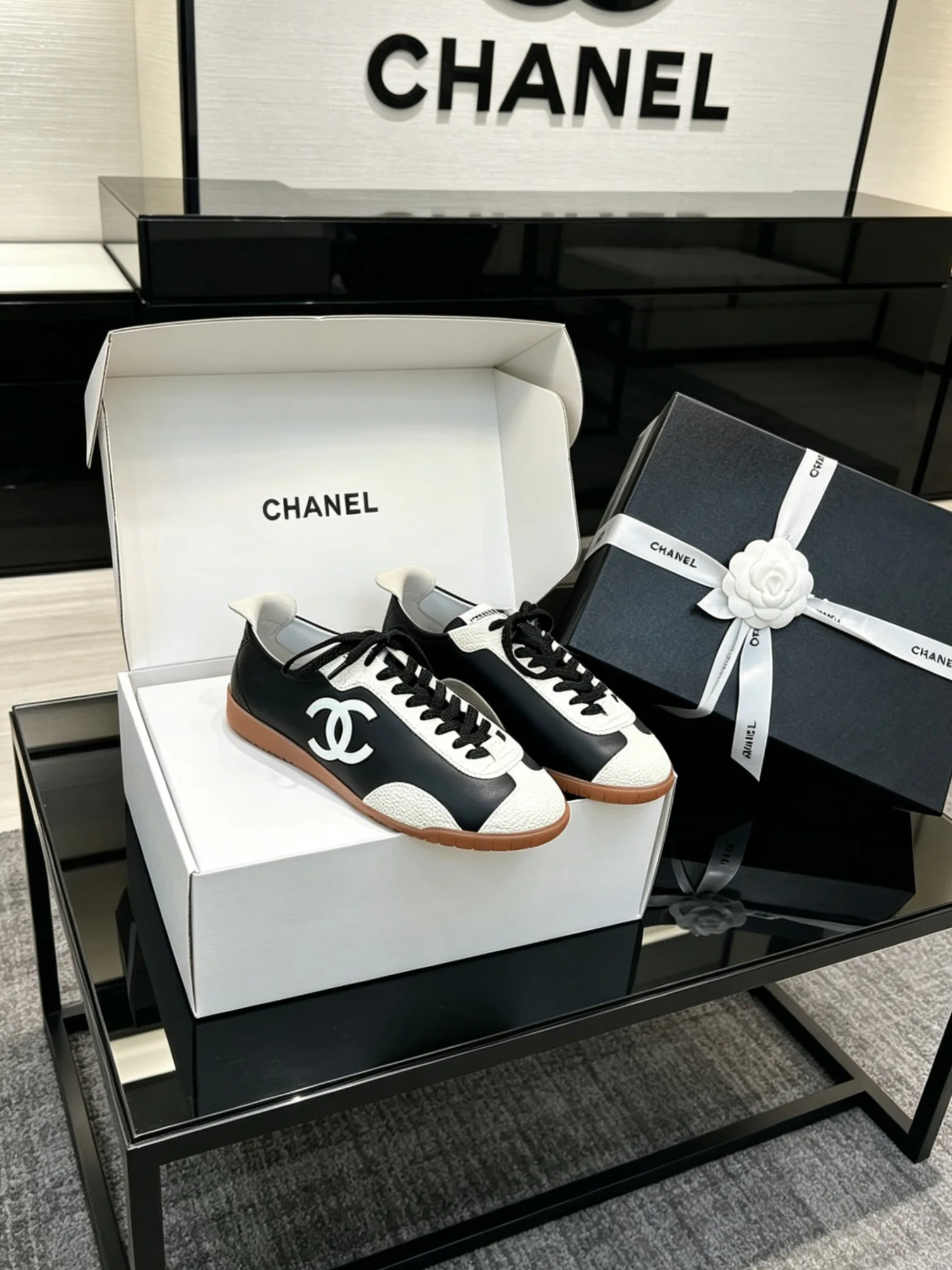 Кроссовки Женские Chanel 18873989