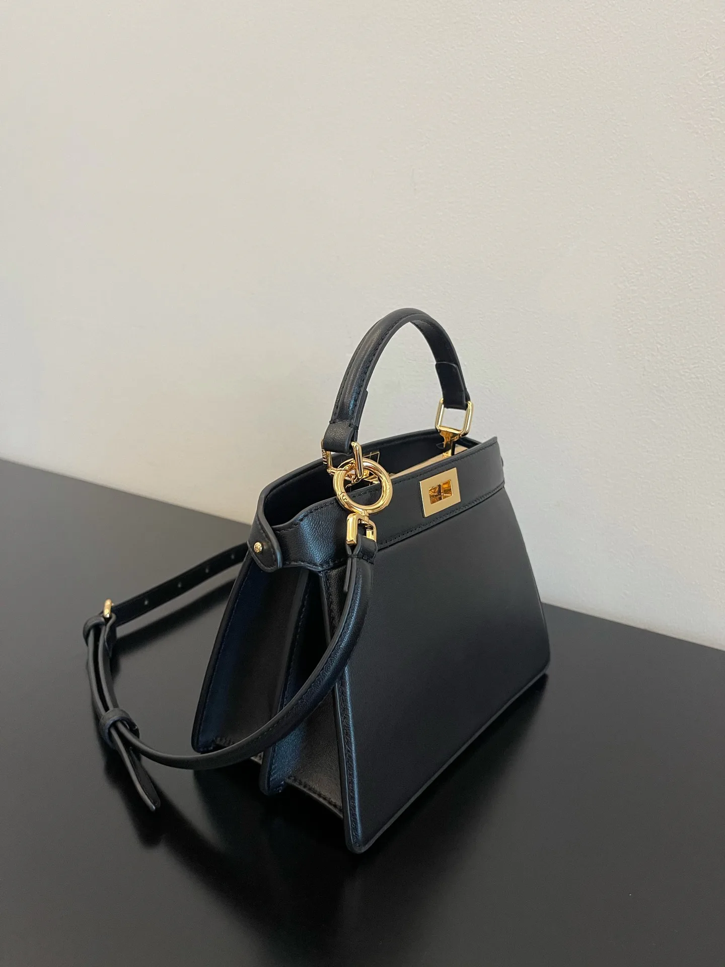 Классические Сумки Женские Fendi 13234494