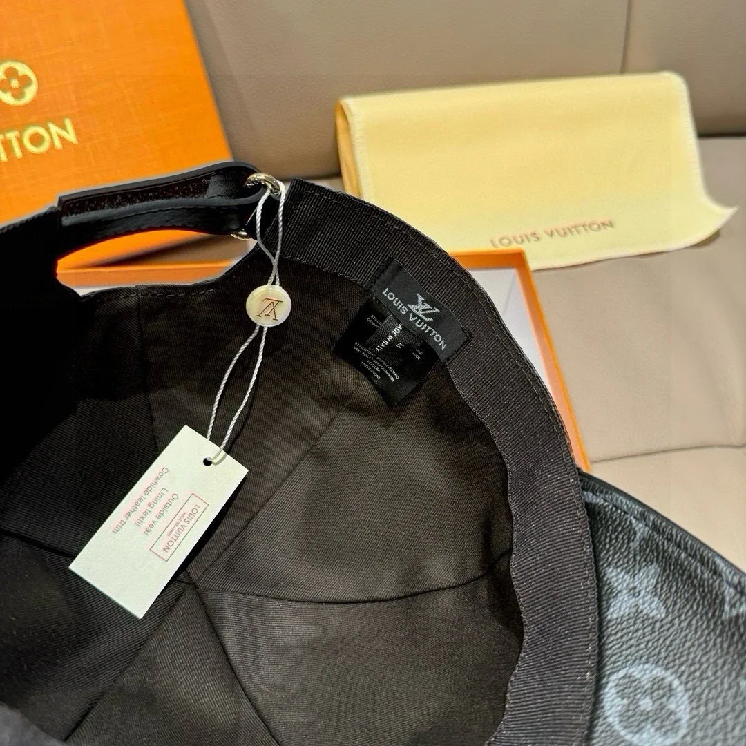 Головные Уборы Louis Vuitton 18105223