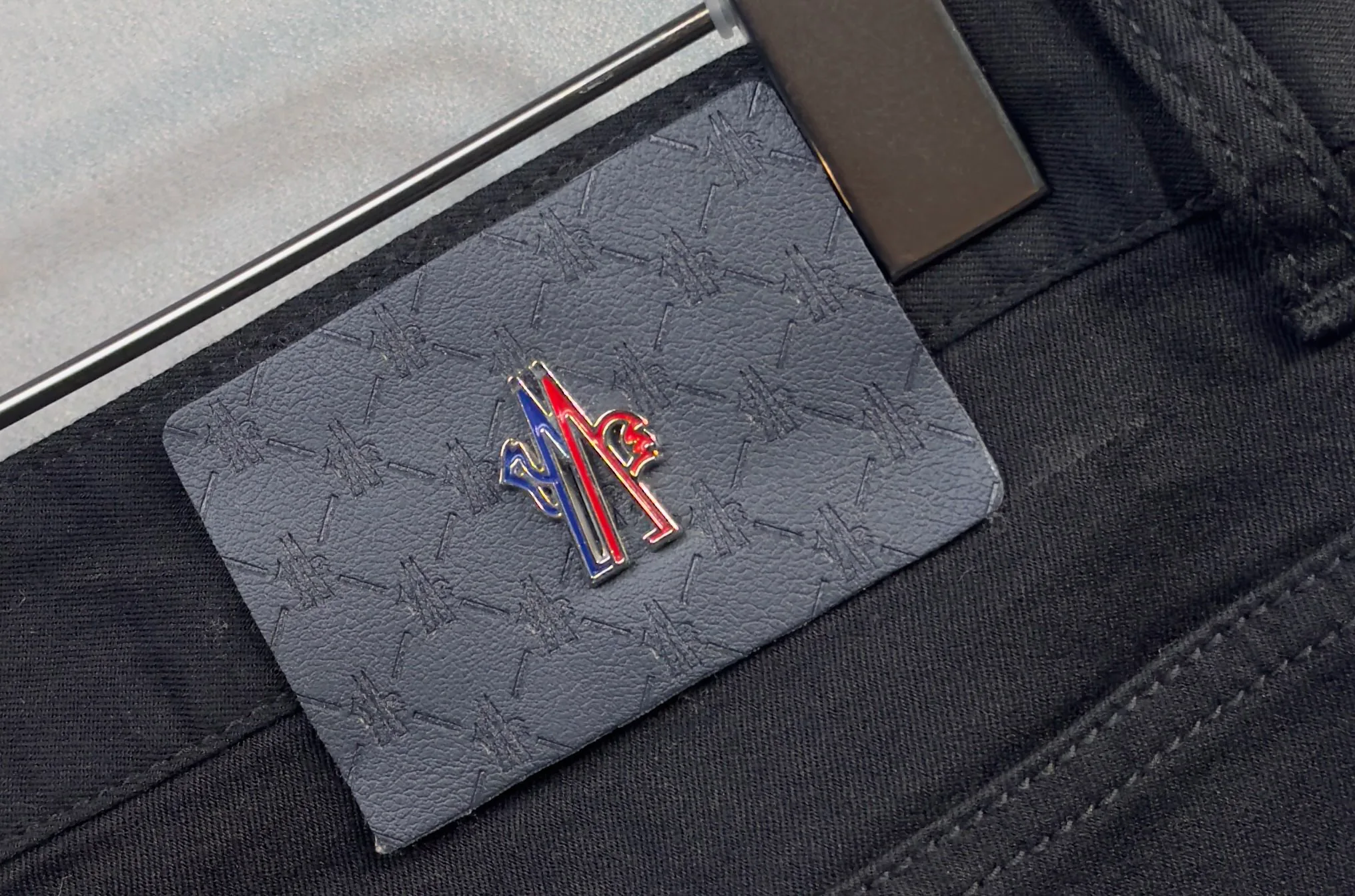 Джинсы Мужские Moncler 18098381