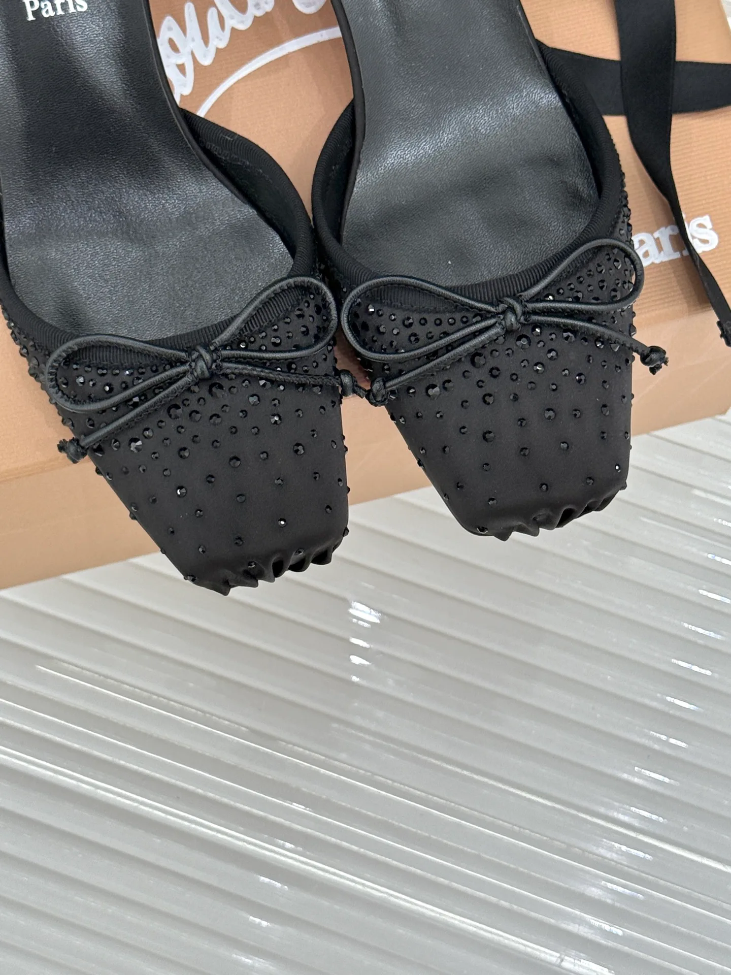 Босоножки Женские Christian Louboutin 11416405