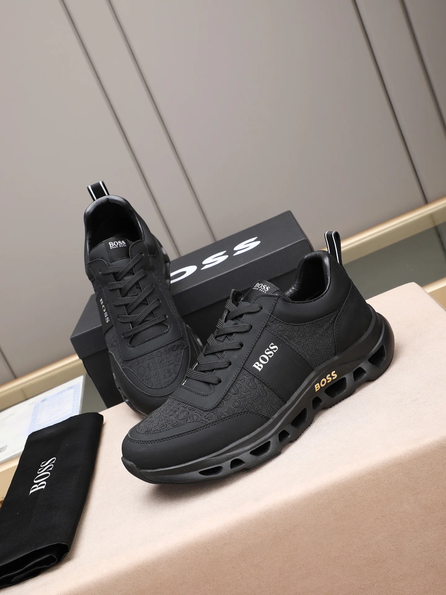 Кроссовки Мужские Hugo Boss 77429