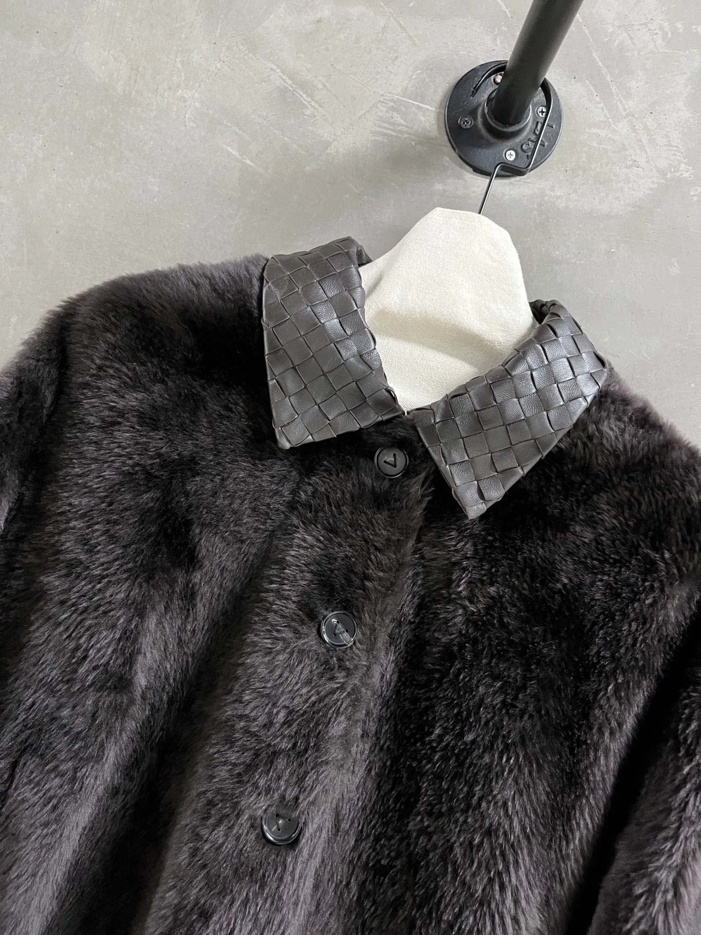 Кожаные Куртки И Дублёнки Женские Bottega Veneta 18770085