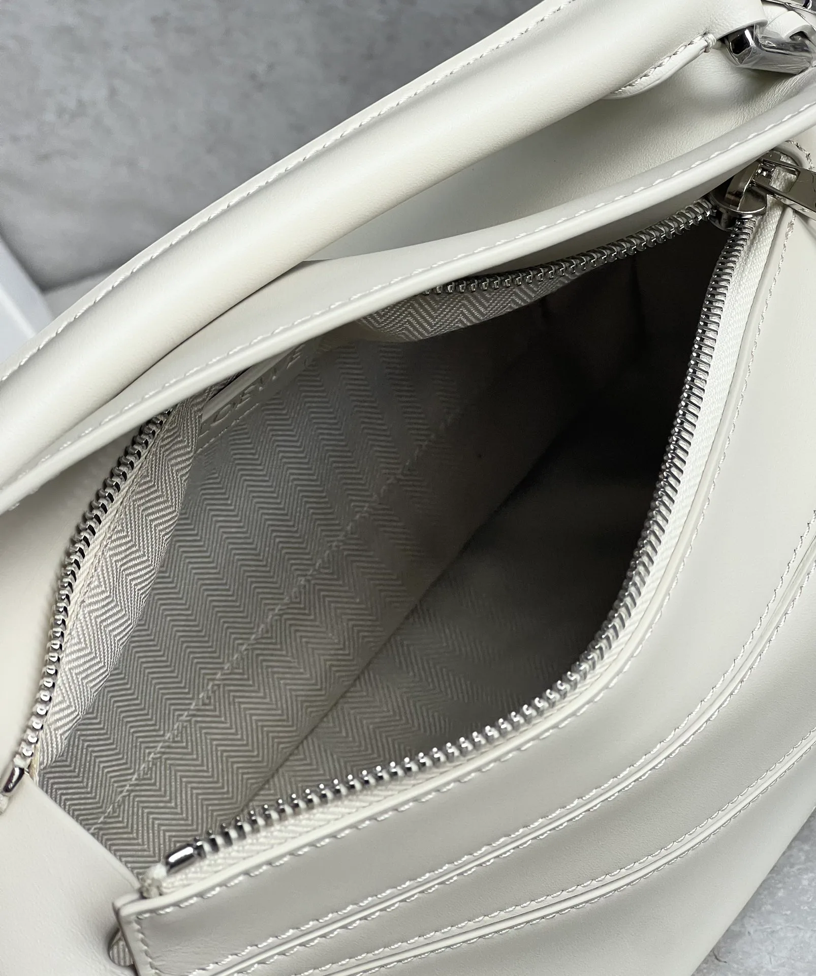 Сумки На Ремне Женские Loewe 10986880