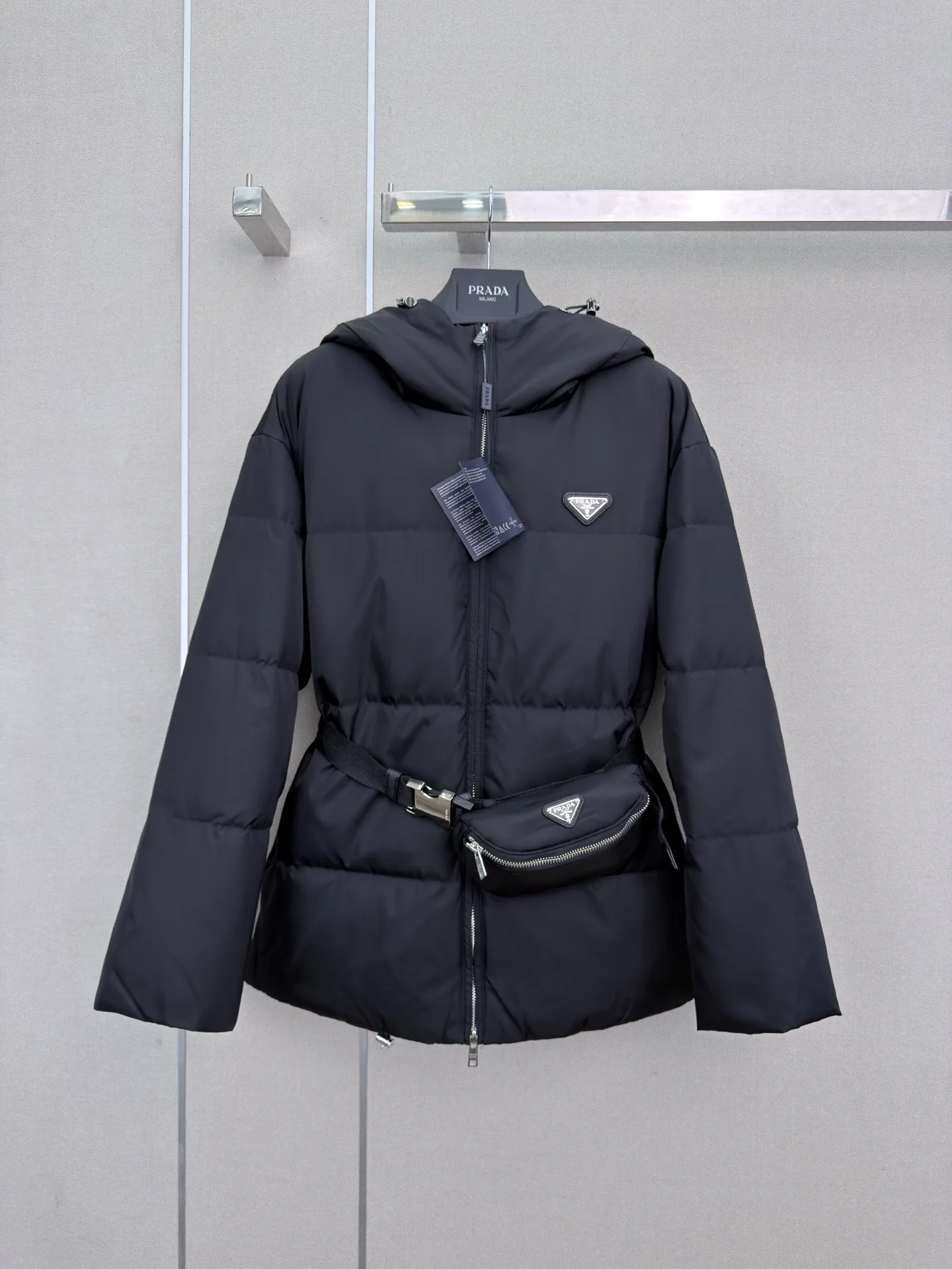 Куртки И Пуховики Женские Prada 18185821
