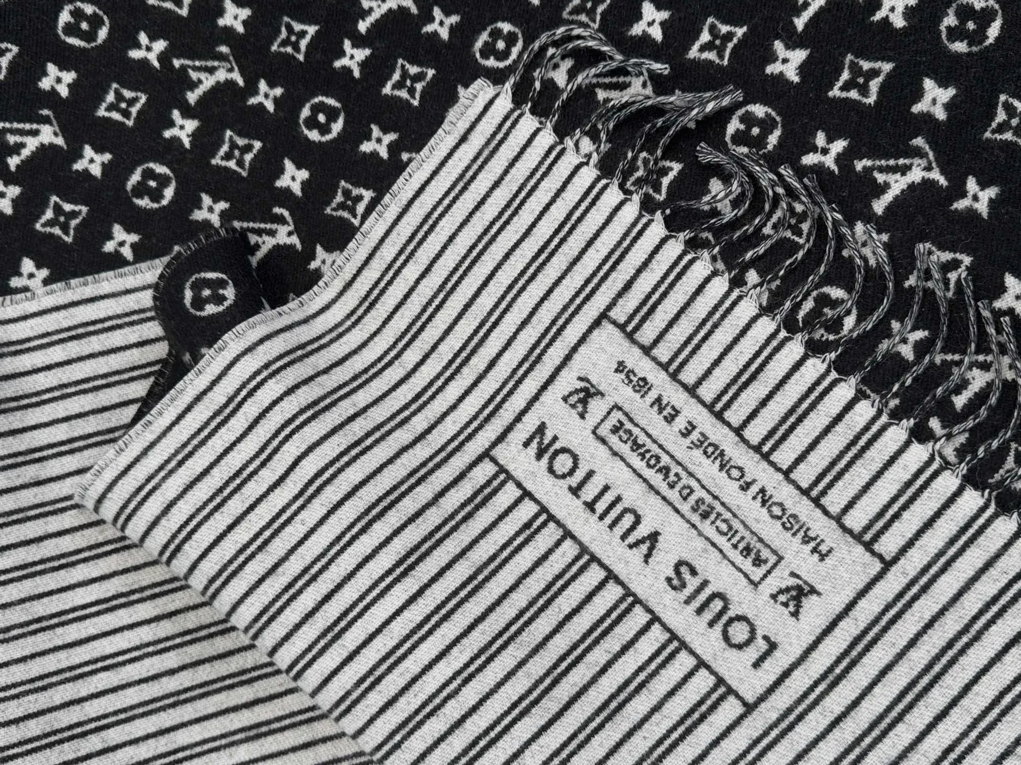 Шарфы Louis Vuitton 5049628