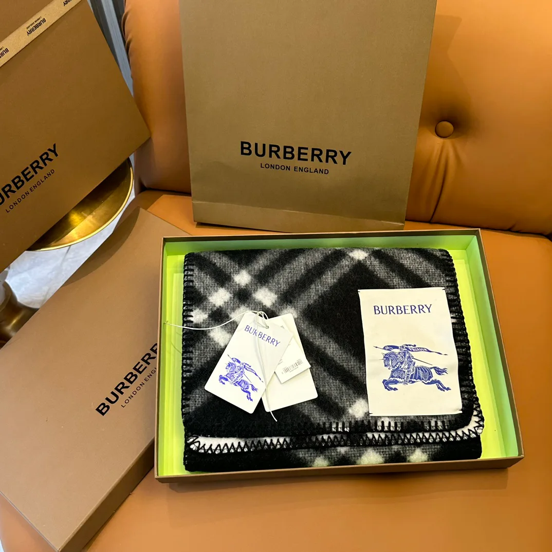 Шарфы Burberry 18401215