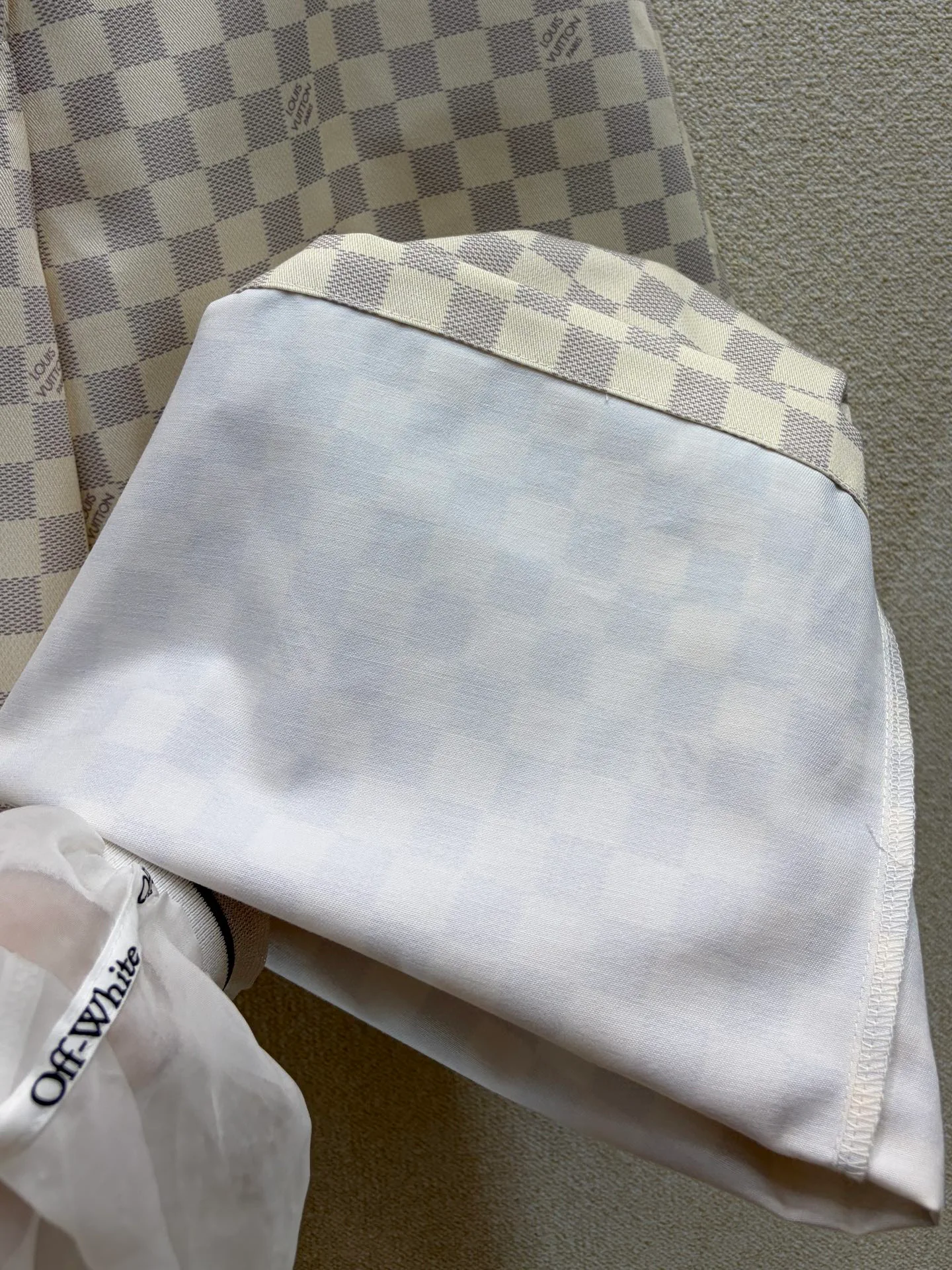 Брюки Женские Louis Vuitton 18203404