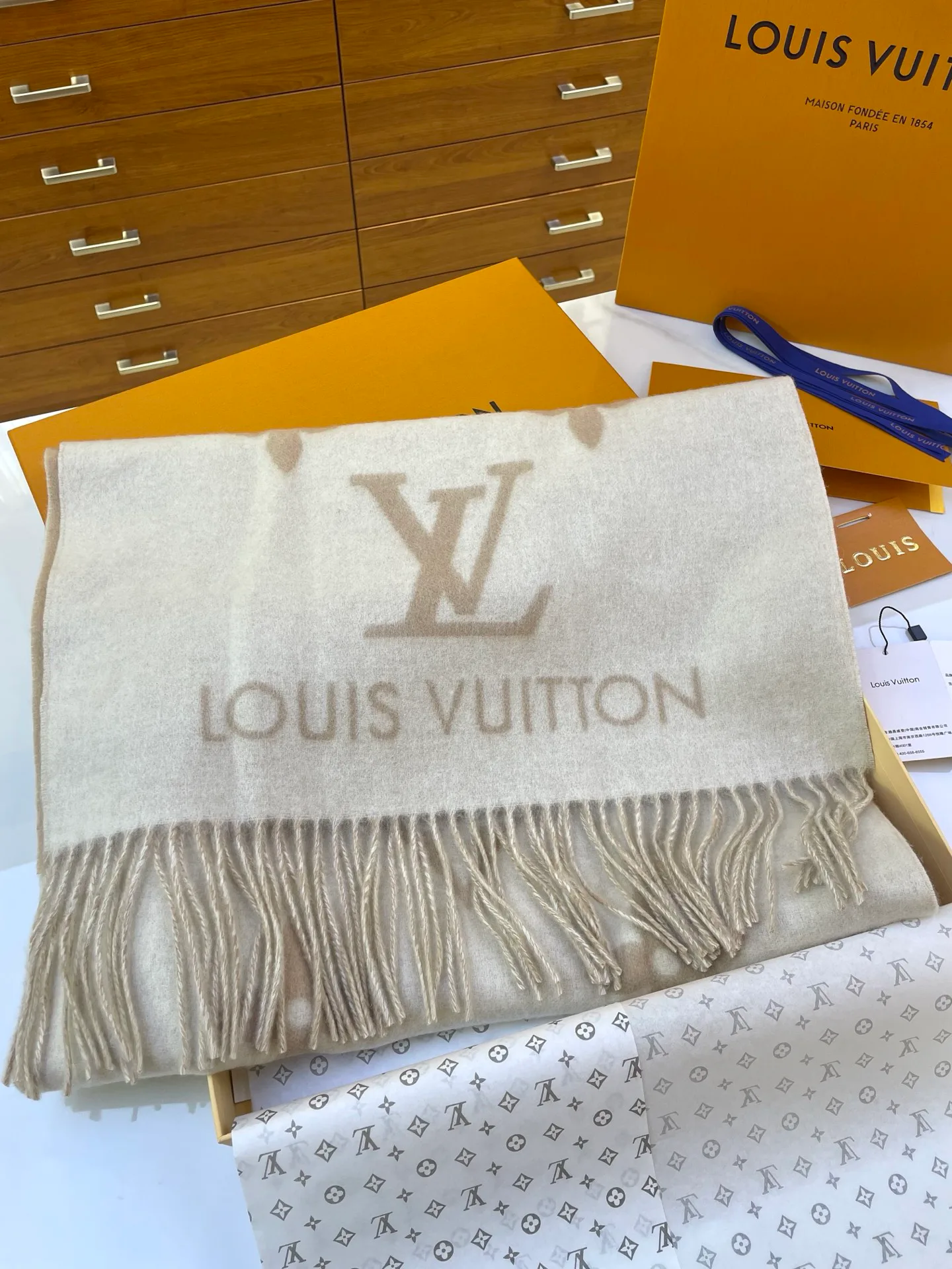 Шарфы Louis Vuitton 266402