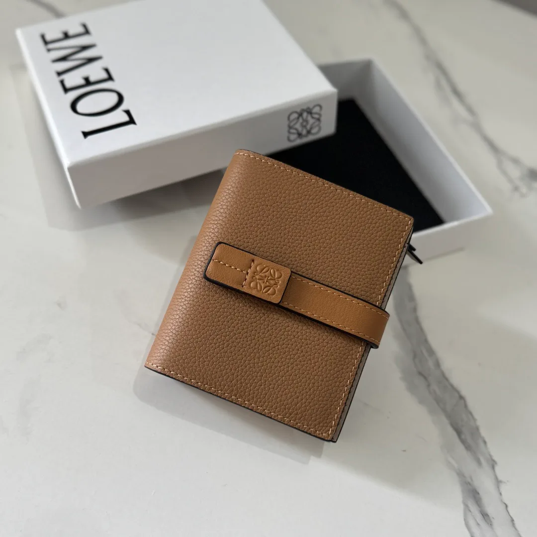 Клатчи Женские Loewe 17502820