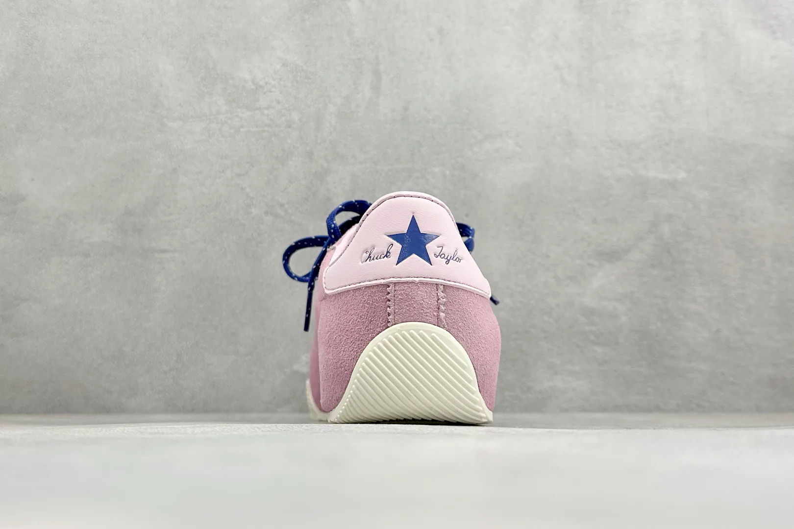 Кроссовки Женские Converse 17486373