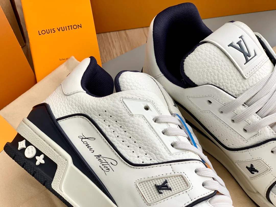 Кроссовки Женские Louis Vuitton 18014141