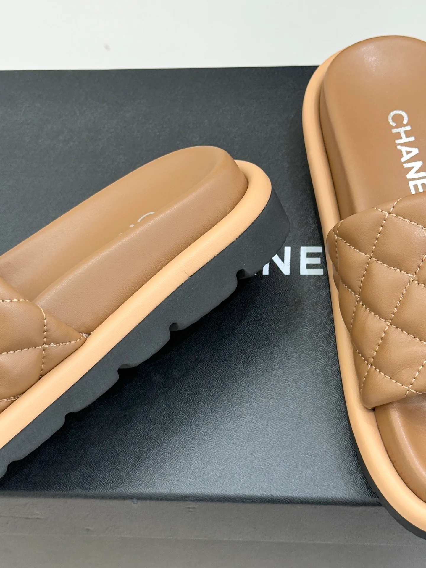 Шлепанцы Женские Chanel 11214864
