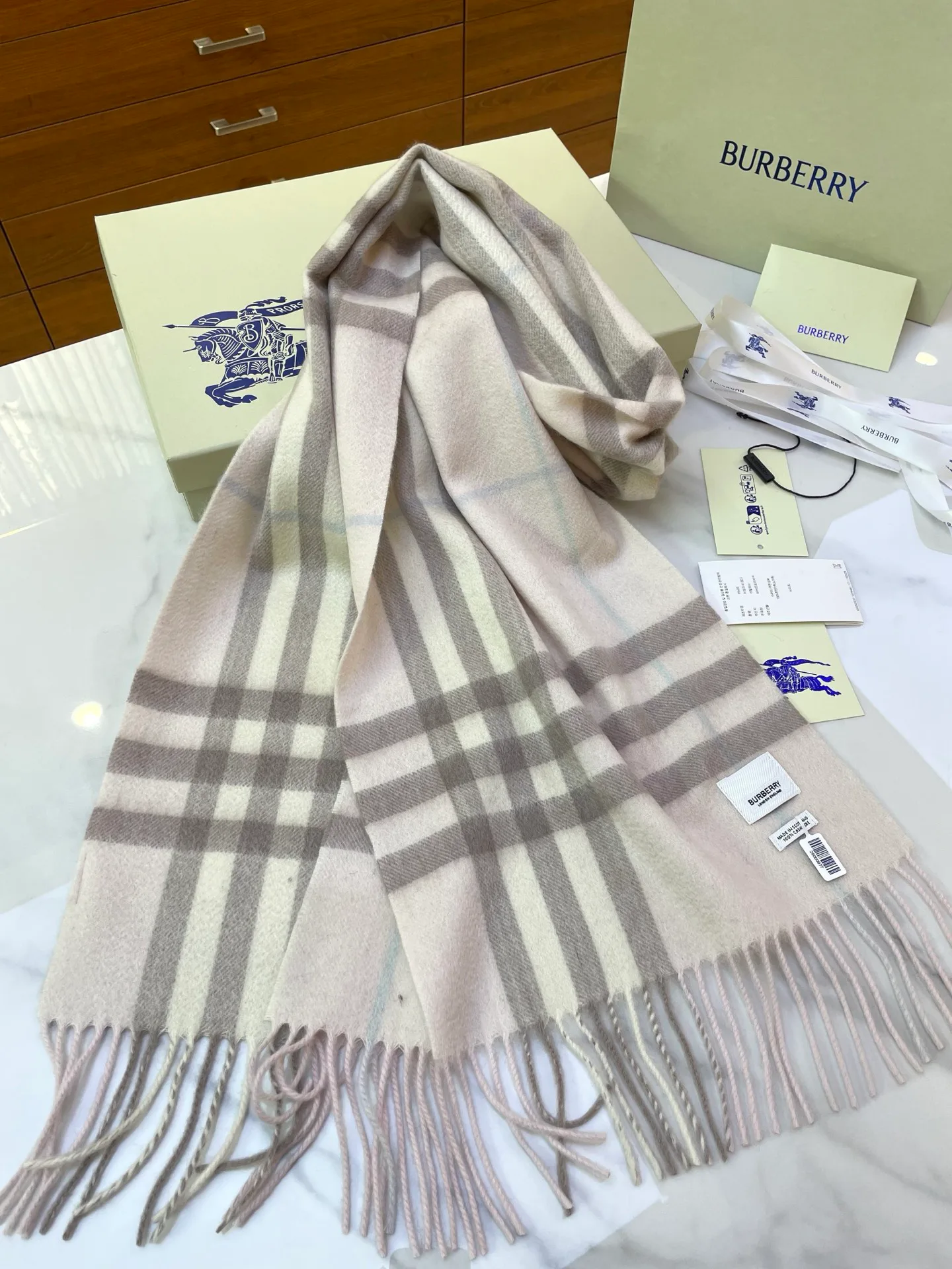 Шарфы Burberry 6645291