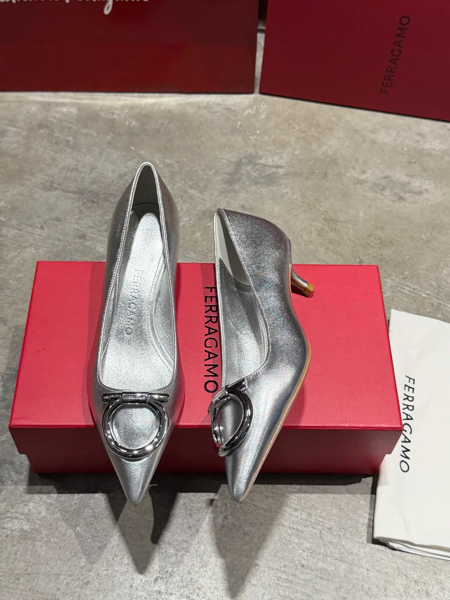 Туфли Женские Salvatore Ferragamo 17897961