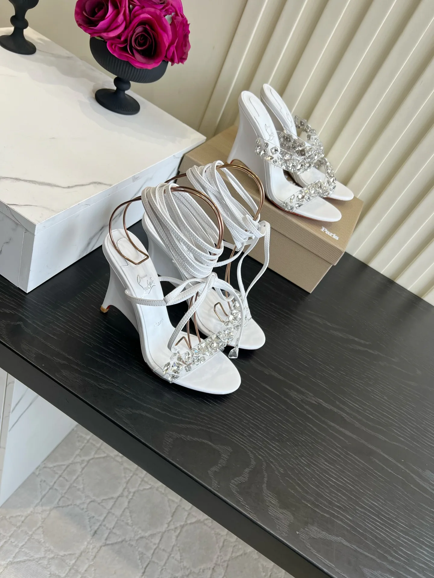 Босоножки Женские Christian Louboutin 18614258