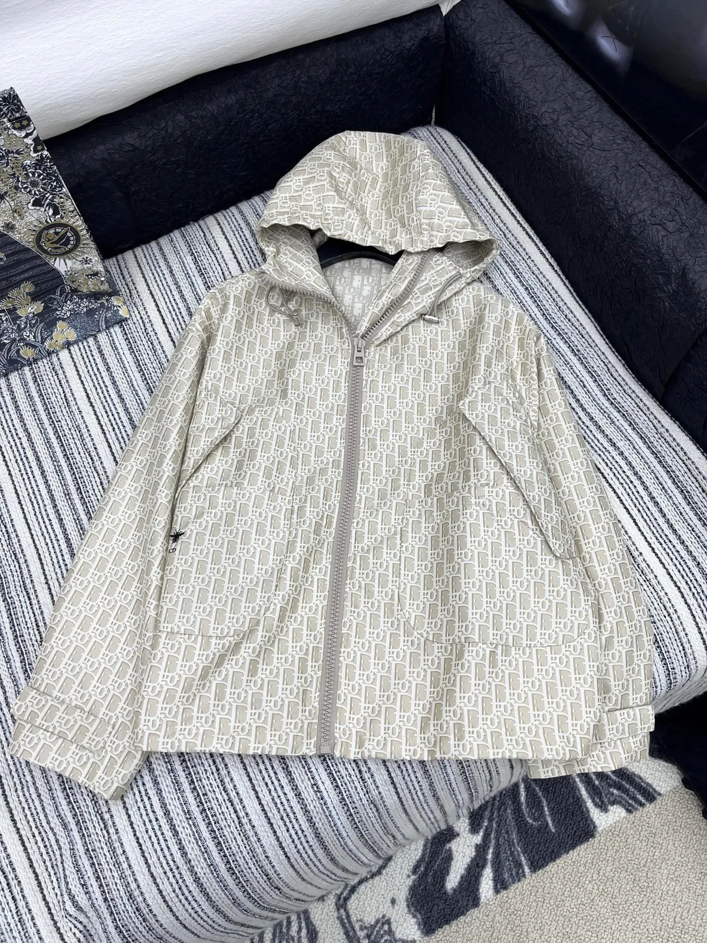 Куртки Женские Christian Dior Куртки Женские Christian Dior