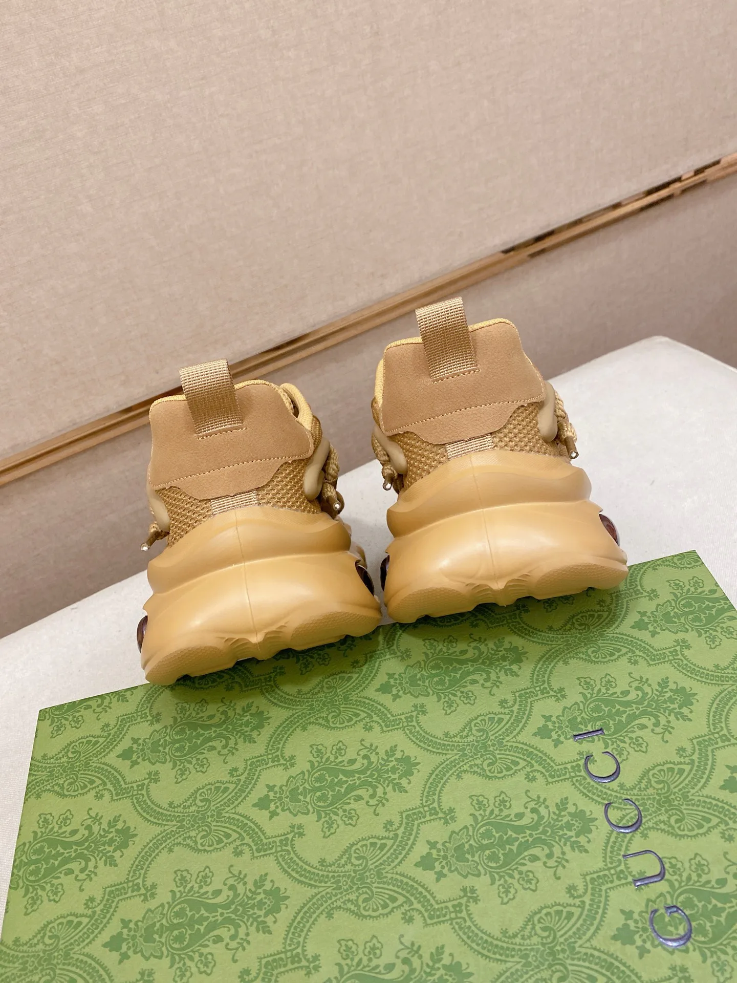 Кроссовки Женские Gucci 211535