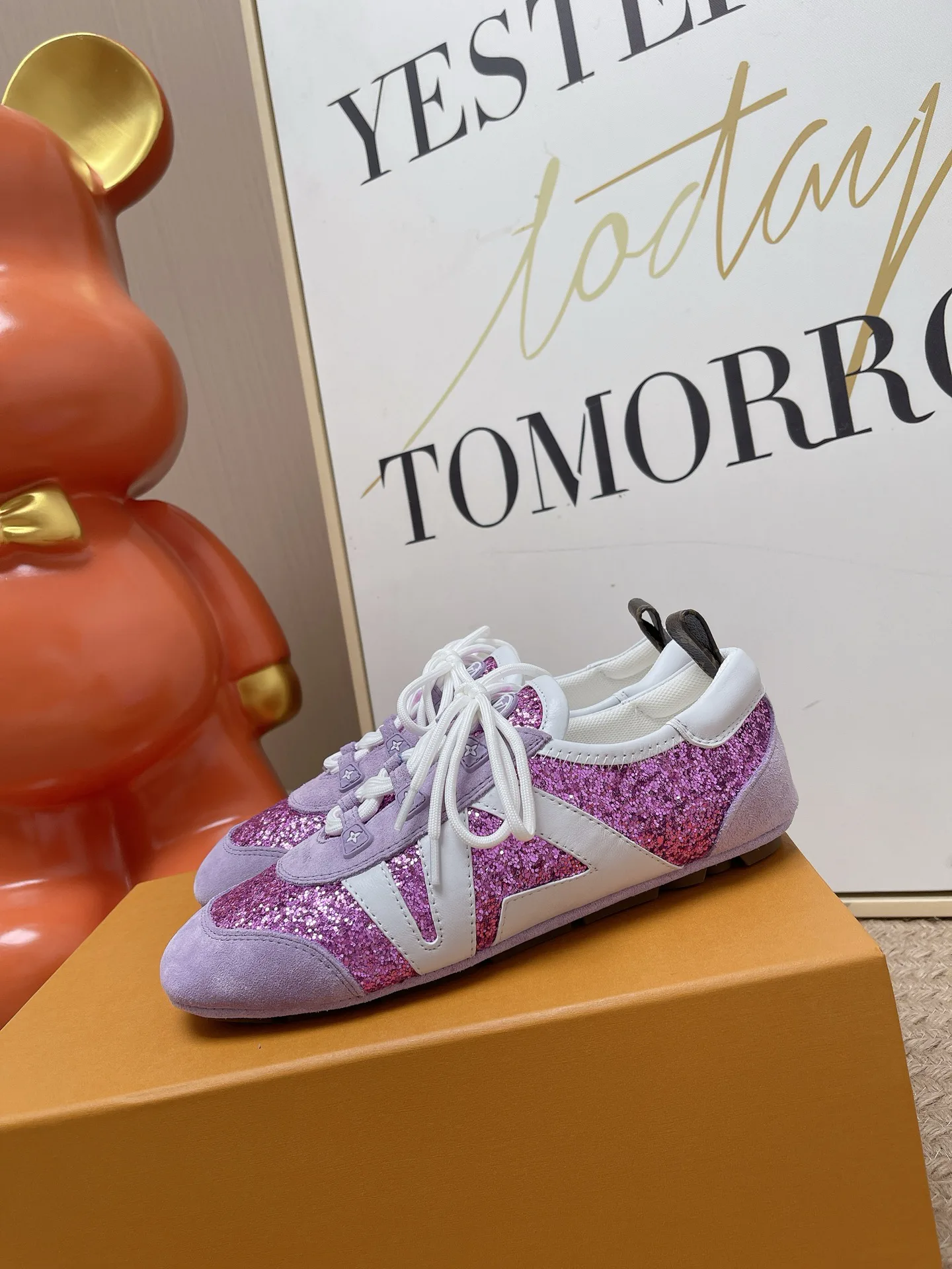 Кроссовки Женские Louis Vuitton 17449408