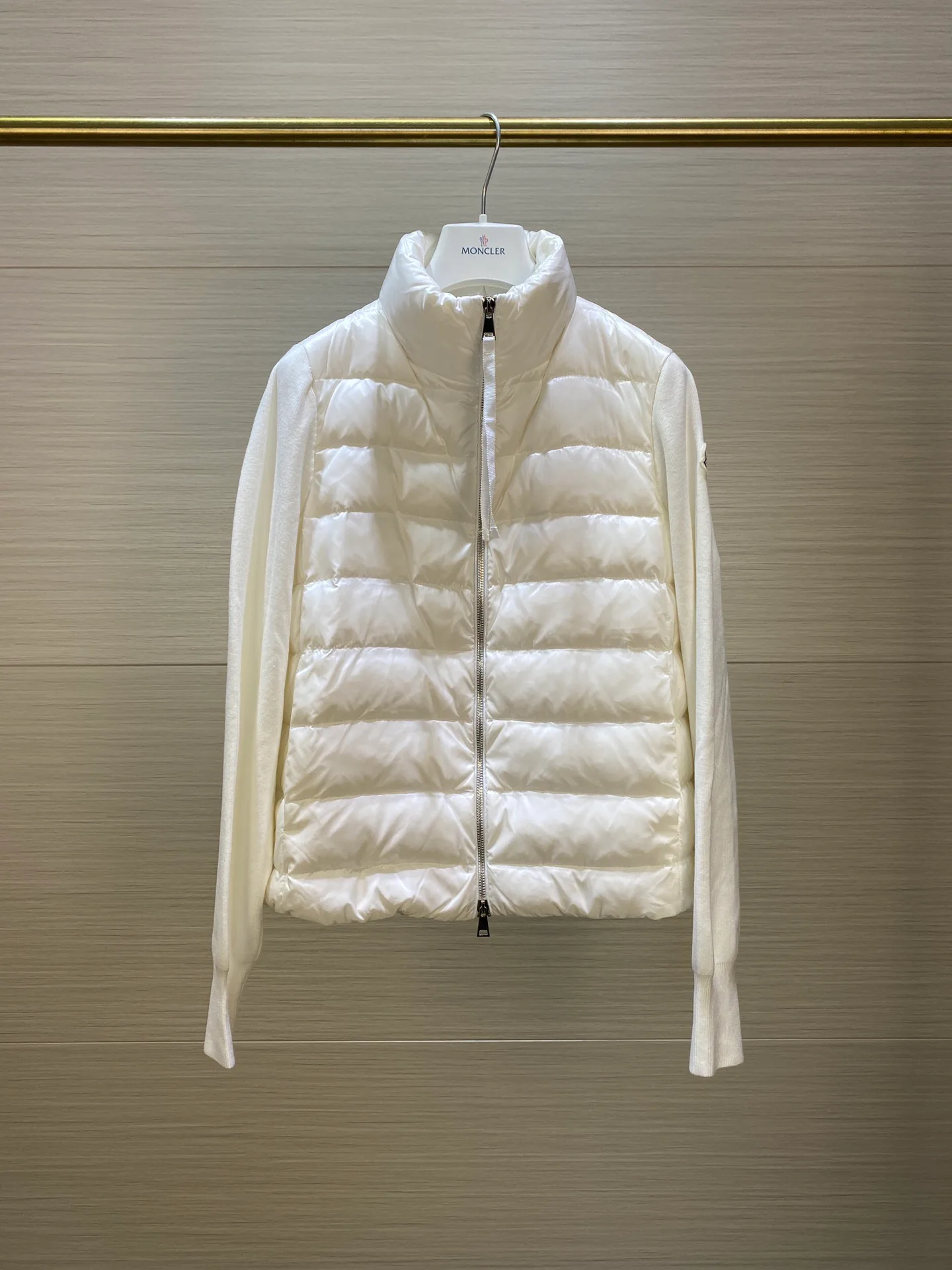 Куртки И Пуховики Женские Moncler 19636337
