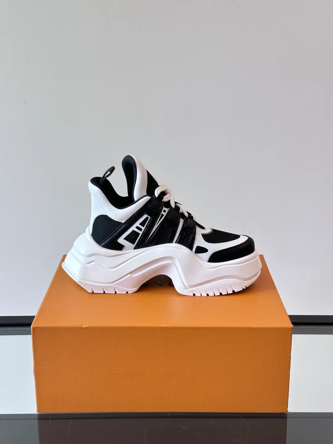 Кроссовки Женские Louis Vuitton 15126