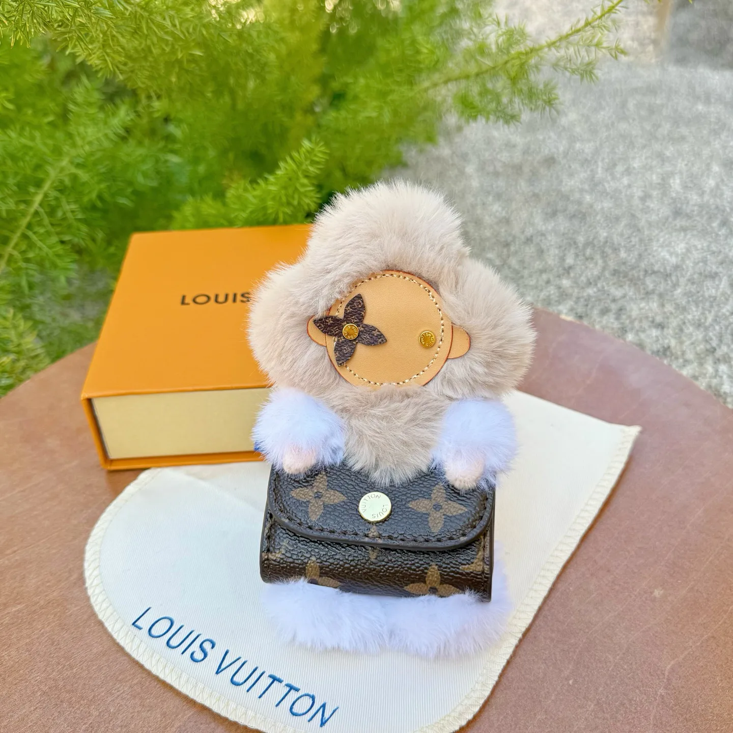 Клатчи Женские Louis Vuitton 1686415