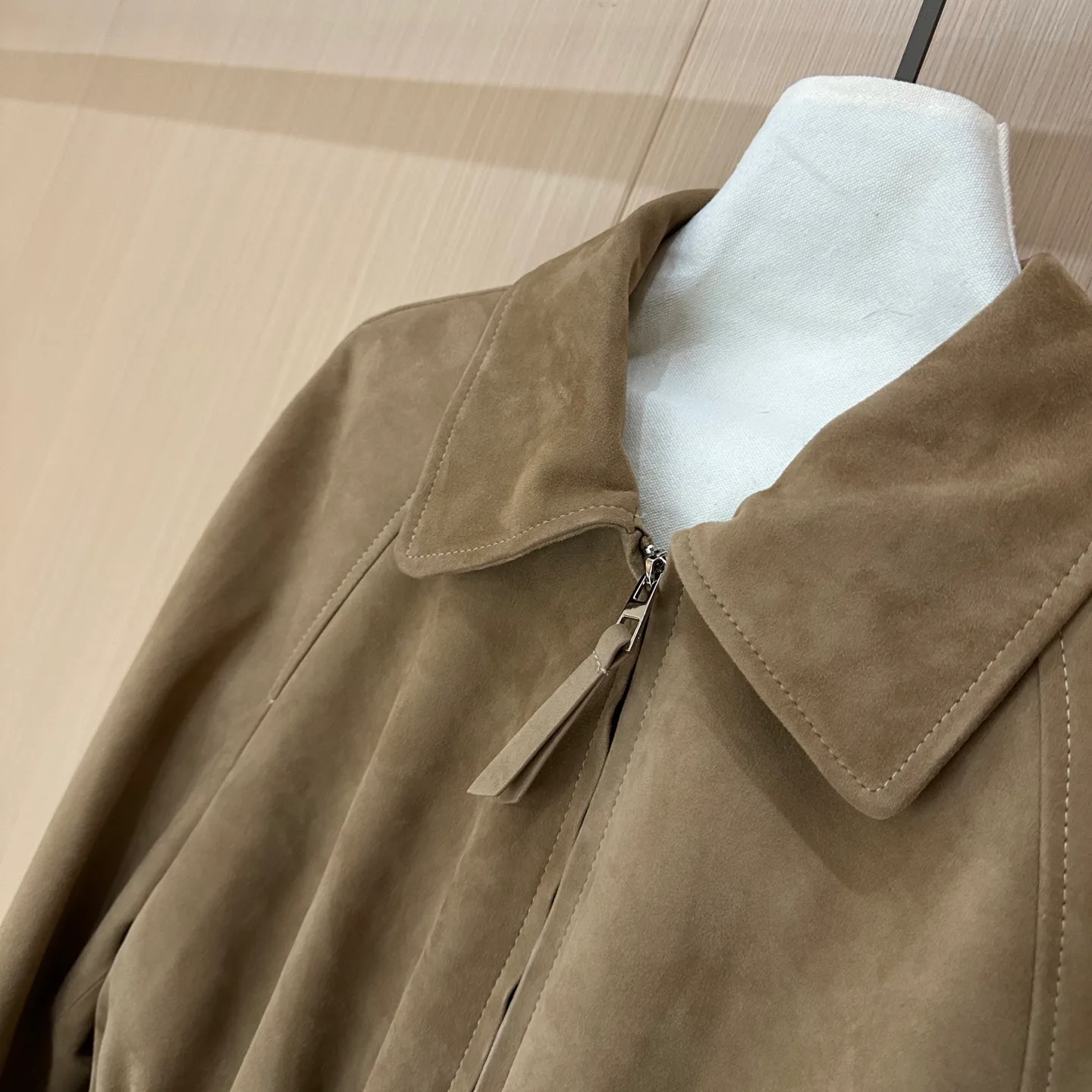 Кожаные Куртки И Дублёнки Женские Loewe 10783217