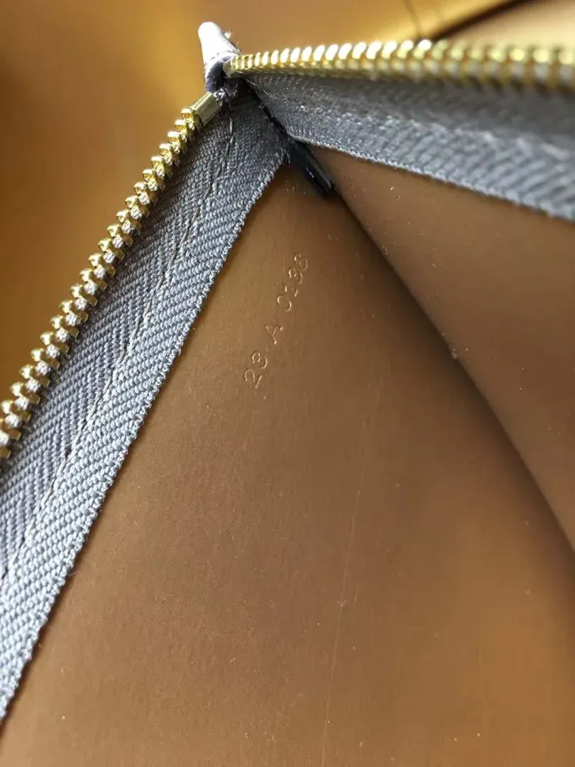 Классические Сумки Женские Givenchy 393523