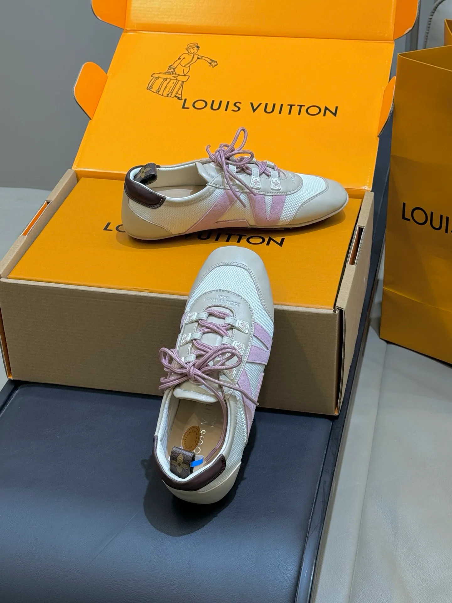 Кроссовки Женские Louis Vuitton 870527