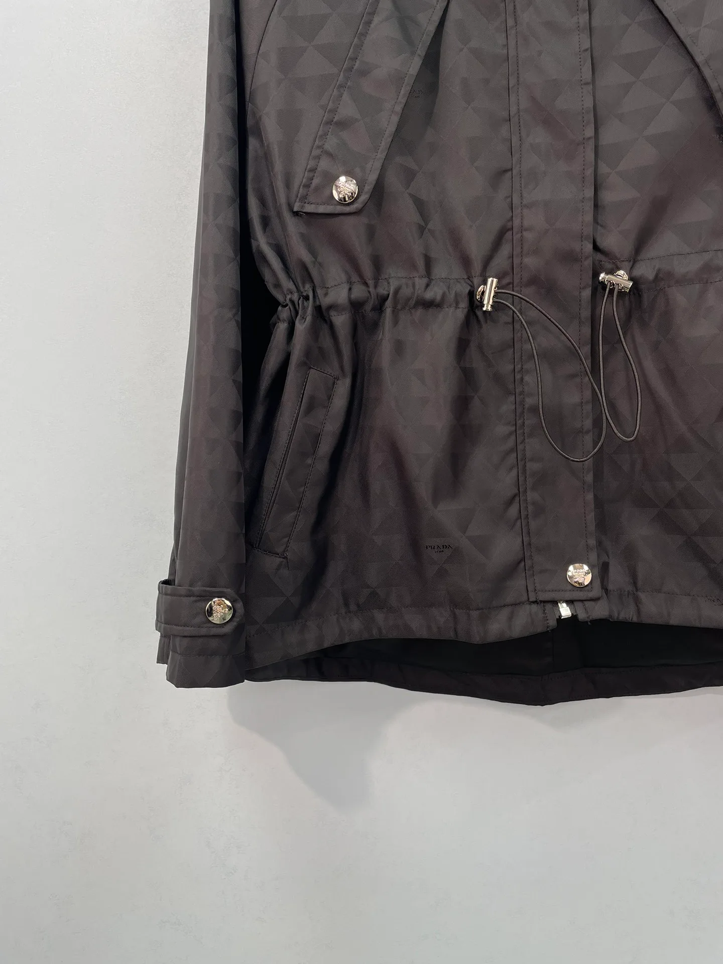 Куртки И Пуховики Женские Prada 17943339