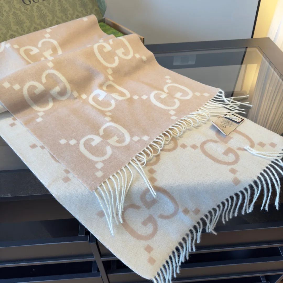 Шарфы Gucci 17896035