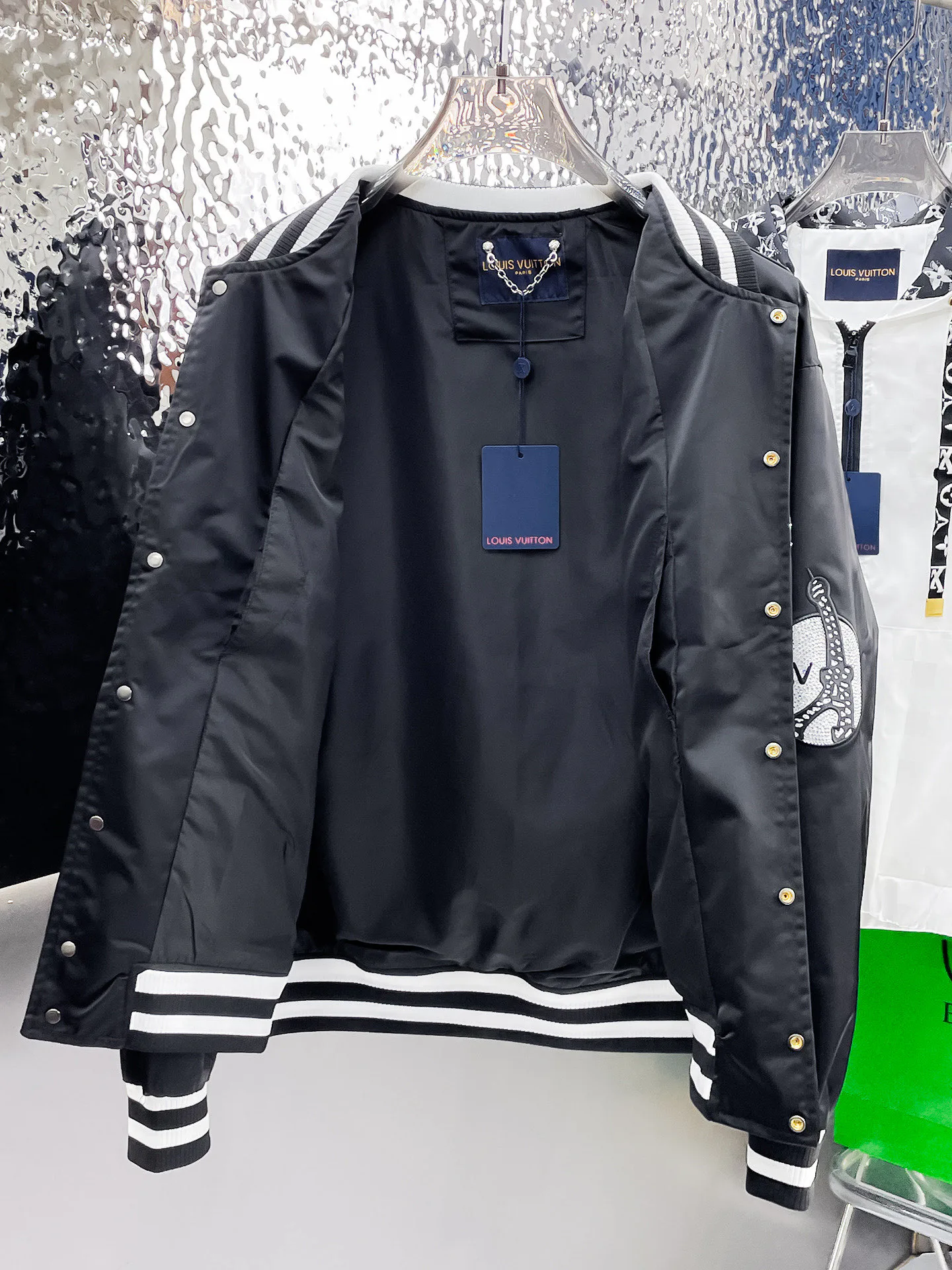 Куртки И Пуховики Мужские Louis Vuitton 9352340