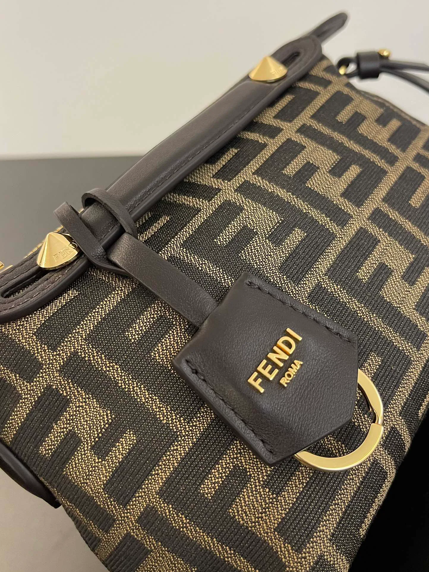 Сумки На Ремне Женские Fendi 1253900