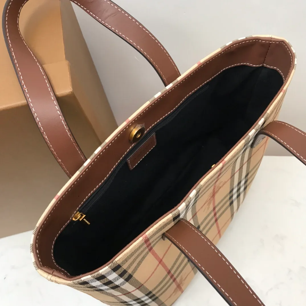 Классические Сумки Женские Burberry 11013020