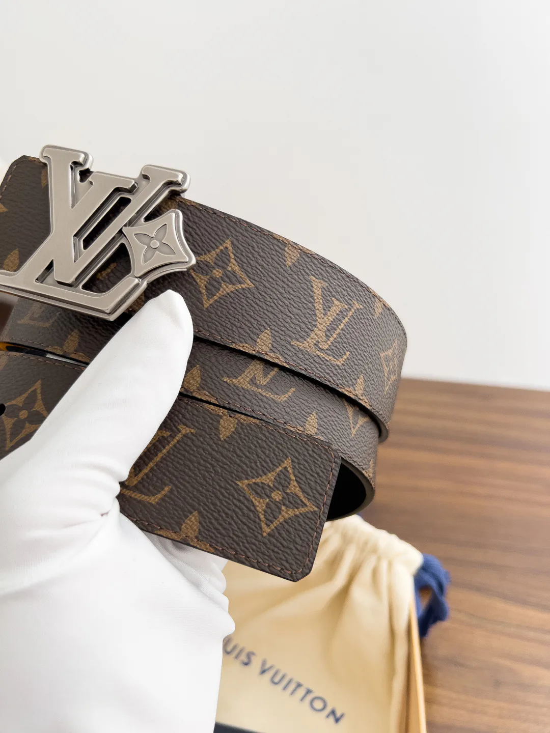 Поясные Сумки Женские Louis Vuitton 10587964