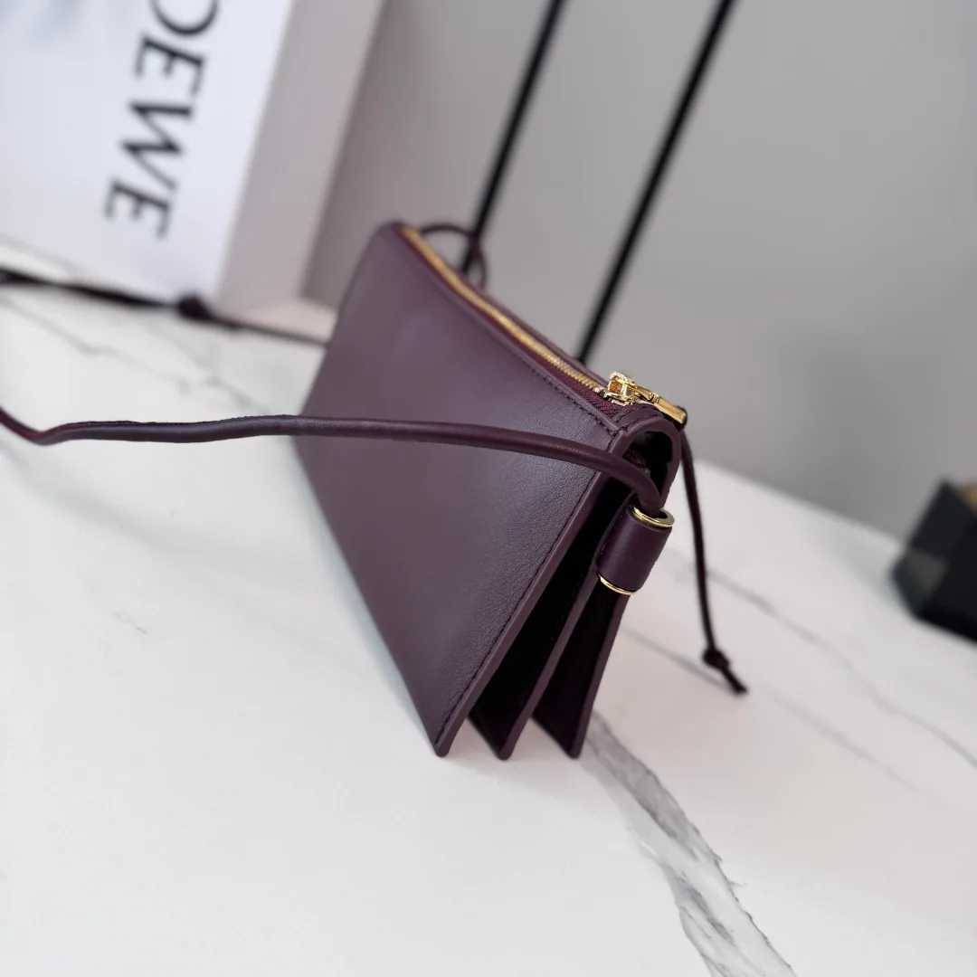 Клатчи Женские Loewe 11939135