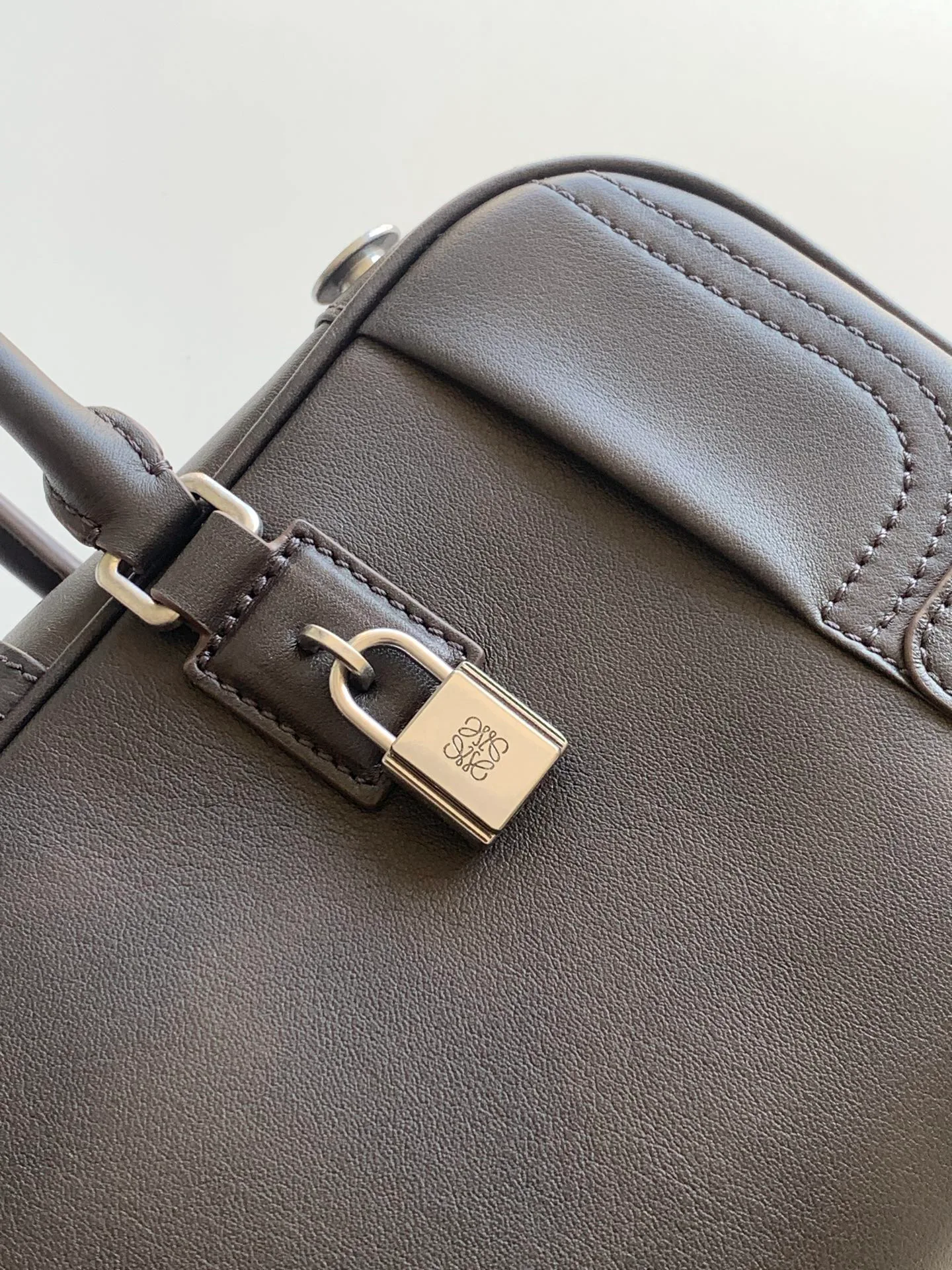 Классические Сумки Женские Loewe 11504283