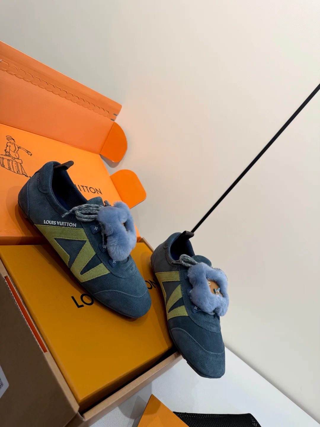 Кроссовки Женские Louis Vuitton 735155