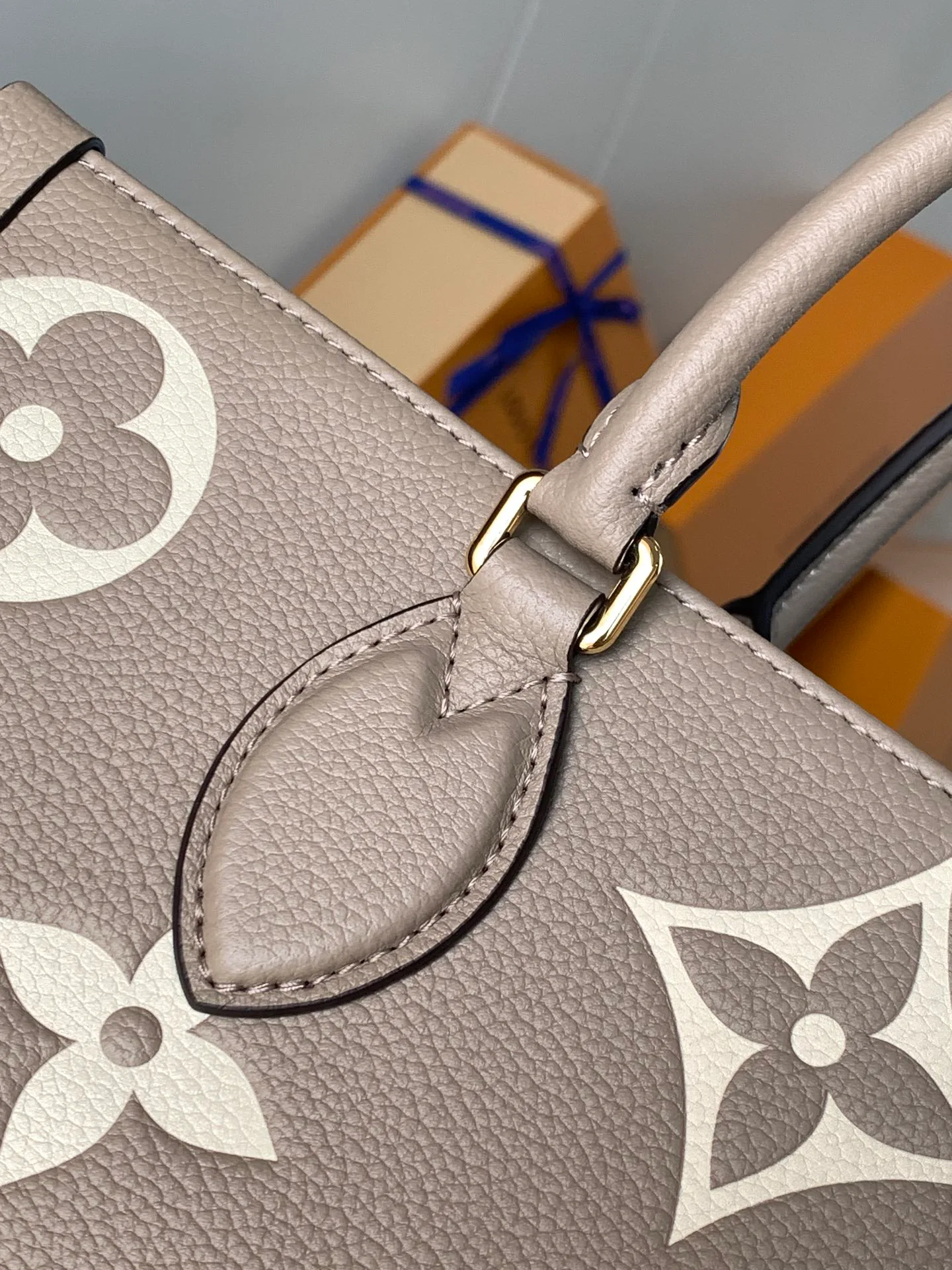 Классические Сумки Женские Louis Vuitton 18148126