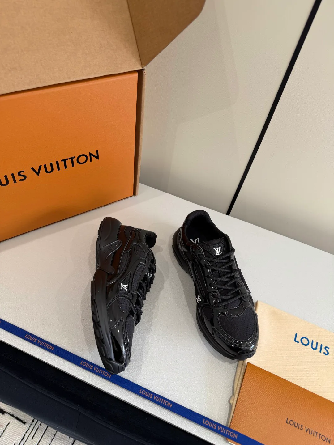 Кроссовки Женские Louis Vuitton 11497553