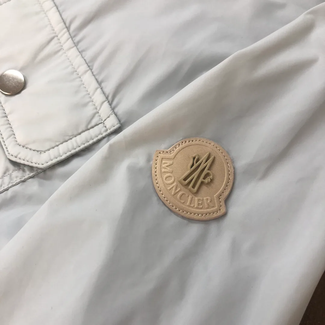 Куртки И Пуховики Женские Moncler 9906937