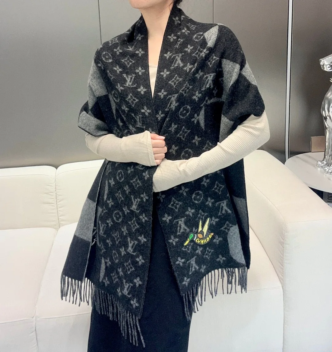 Шарфы Louis Vuitton 18222616